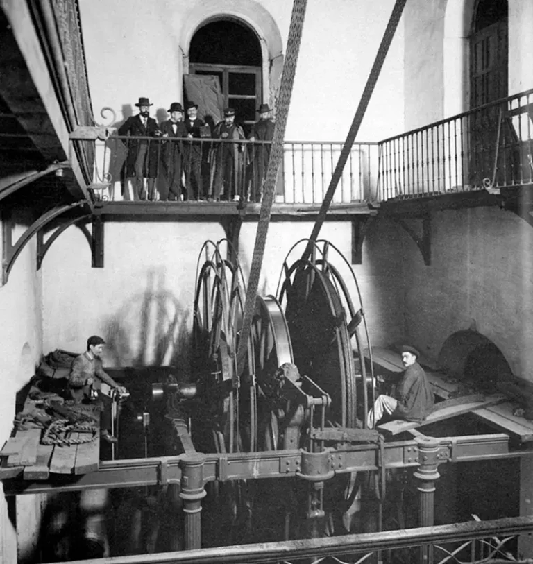 Máquina de extracción de San Aquilino (Almadén) (Arch. ETSIM, Madrid)