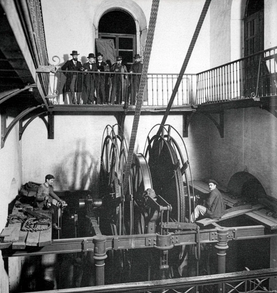 Máquina de extracción de San Aquilino (Almadén) (Arch. ETSIM, Madrid
