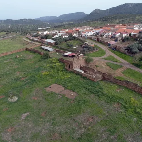 Cerco de buitrones Almadenejos (M. González Nieto)