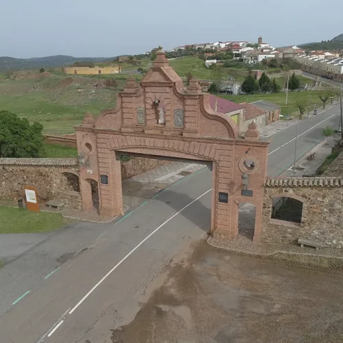 Puerta de Almadén (Almadenejos) (M. Glez. Nieto)